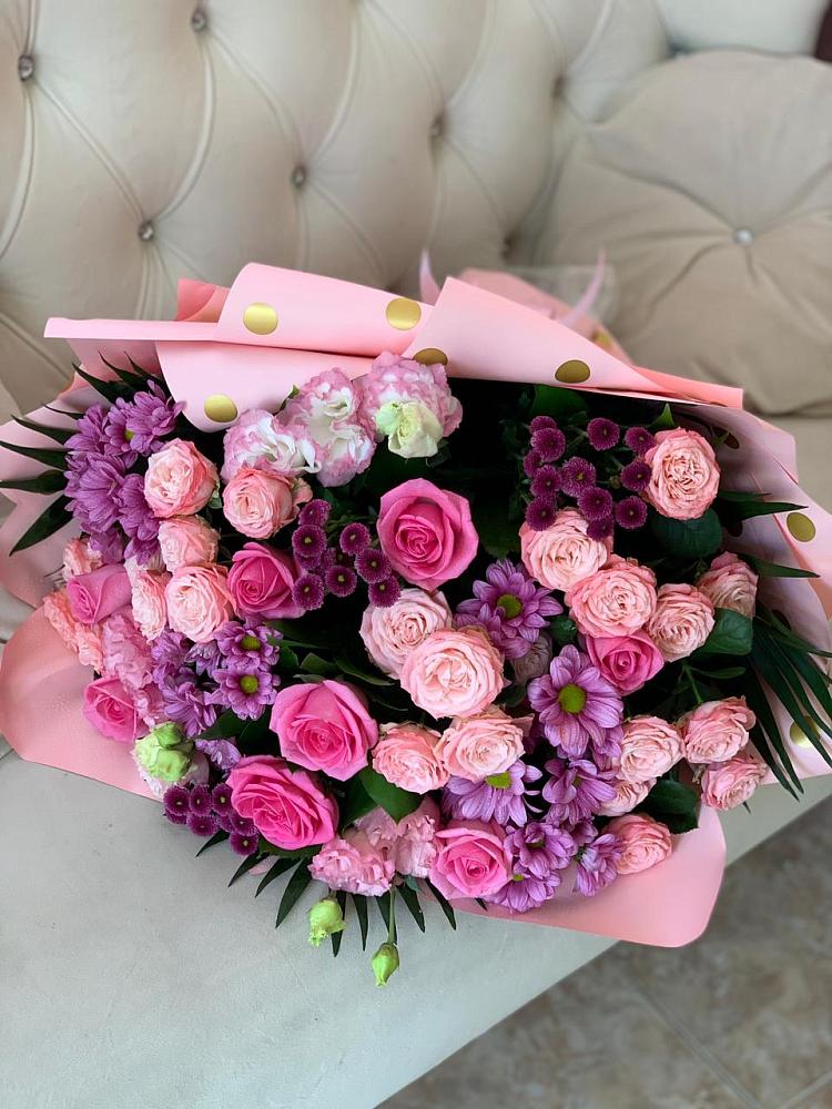 Букет цветов из: Хризантемы, Розы и Лизиантусы в Посёлке Пеледуй