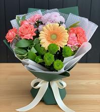 Букет цветов из:  Гвоздики, Розы, Герберы и Хризантемы в Посёлке Пеледуй