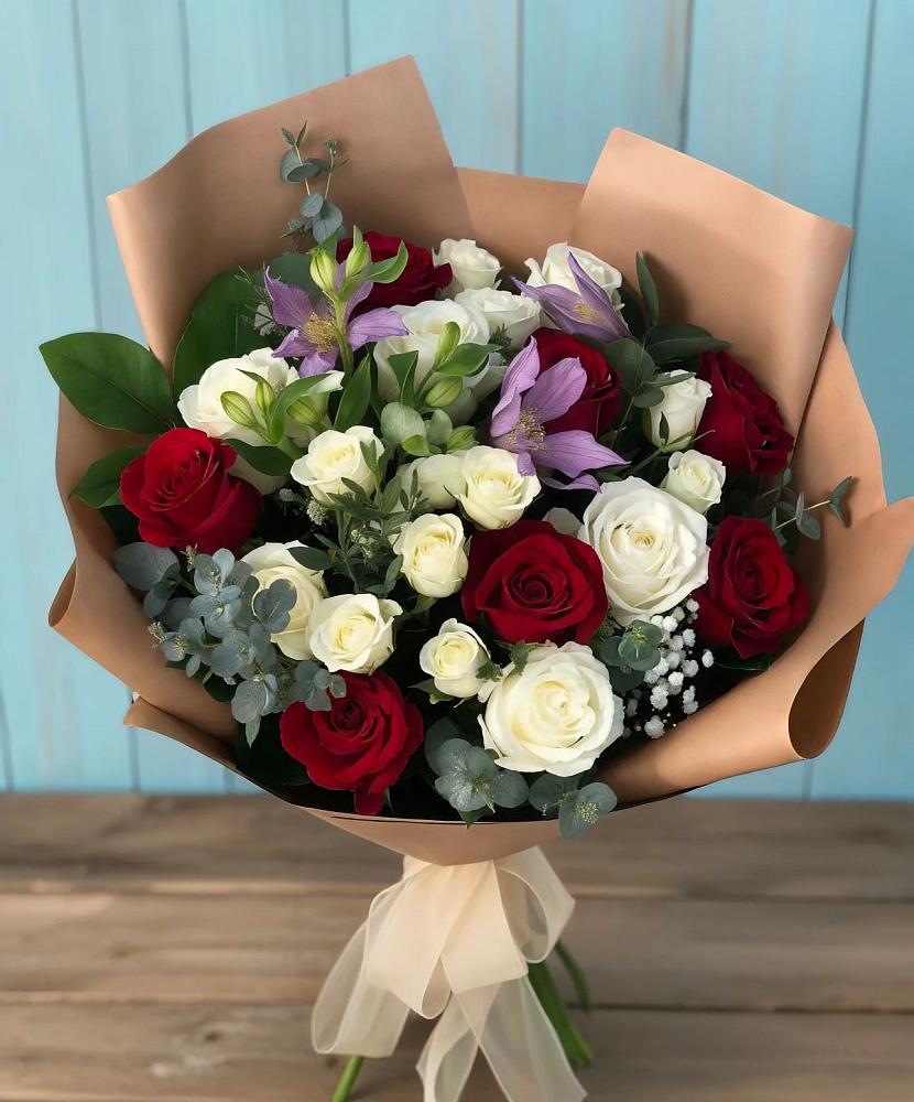 Букет цветов из: Розы и Альстромерии в Посёлке Пеледуй